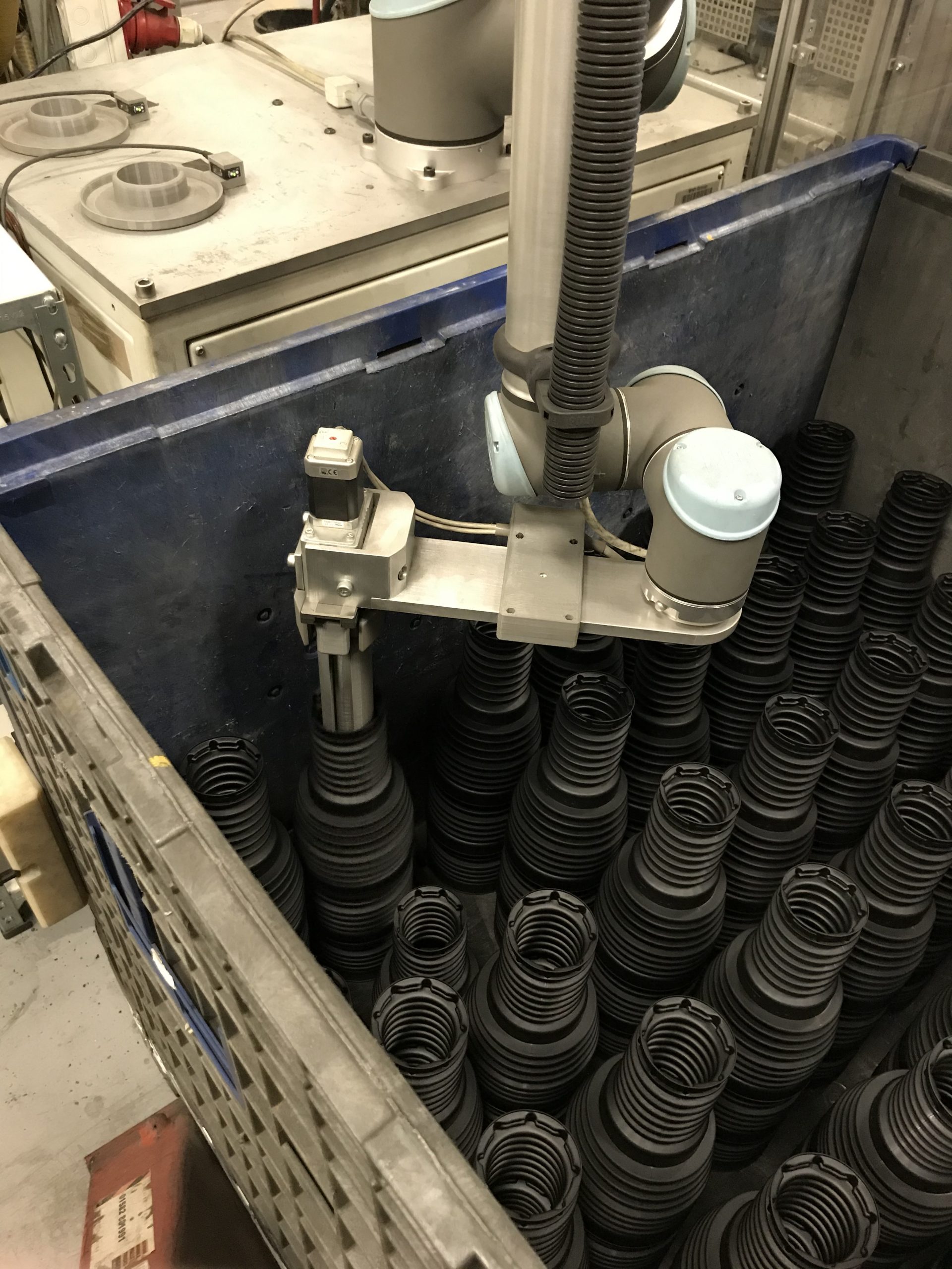 UR10 cobot application in automotive industry