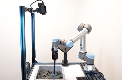 Robot Cobot bin picking solution from UR robot and Robotiq using a robotic arm