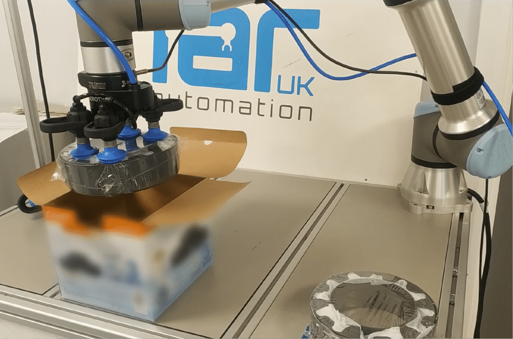 Pick and place packaging application using vacuum gripper and cobot