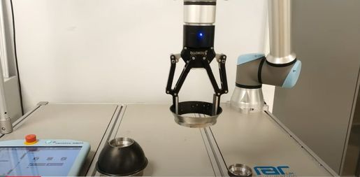 Cobot Pick and Place application study for injection moulding industry